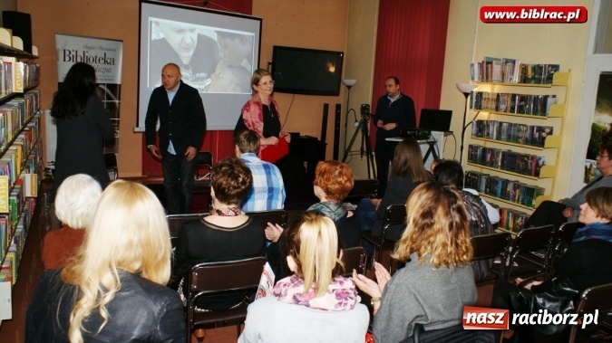 Zdjęcie w galerii na portalu naszraciborz.pl: Dom na rogu Afryki – promocja książki w bibliotece  wiadomości z regionu