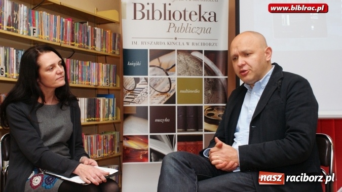 Zdjęcie w galerii na portalu naszraciborz.pl: Dom na rogu Afryki – promocja książki w bibliotece  wiadomości z regionu