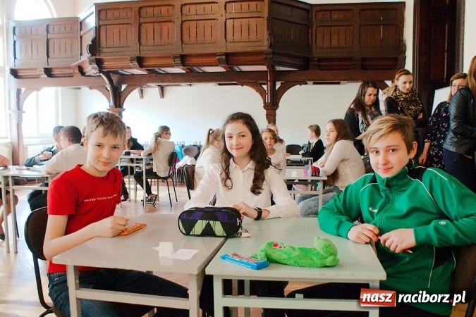 Zdjęcie w galerii na portalu naszraciborz.pl: Spielen, Lernen, Spaß haben - konkurs języka niemieckiego w G5. Uczennice ZSO Tworków najlepsze wiadomości z regionu