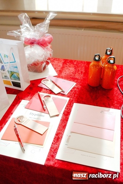 Zdjęcie w galerii na portalu naszraciborz.pl: Spielen, Lernen, Spaß haben - konkurs języka niemieckiego w G5. Uczennice ZSO Tworków najlepsze wiadomości z regionu