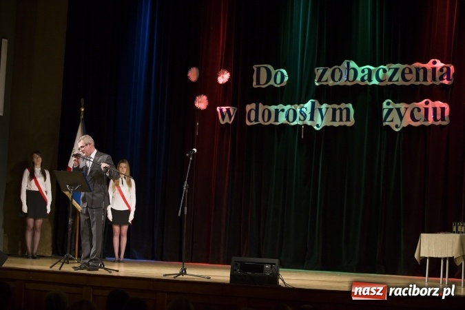 Zdjęcie w galerii na portalu naszraciborz.pl: CKZiU nr 1 pożegnało dziś swoich absolwentów. Po majówce matura wiadomości z regionu