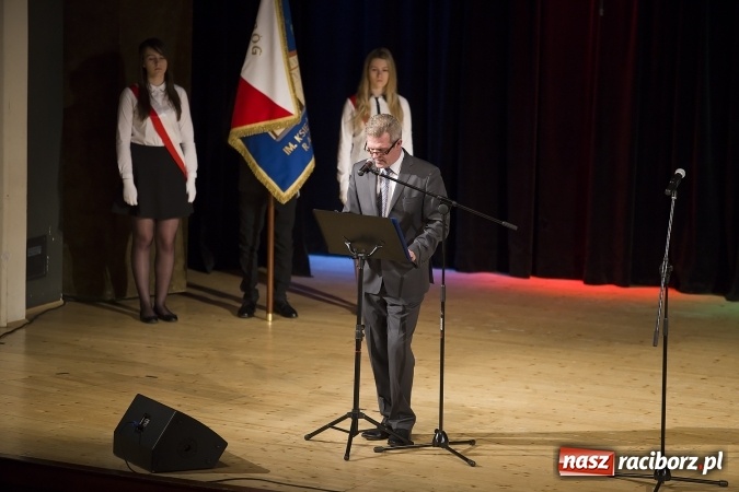 Zdjęcie w galerii na portalu naszraciborz.pl: CKZiU nr 1 pożegnało dziś swoich absolwentów. Po majówce matura wiadomości z regionu