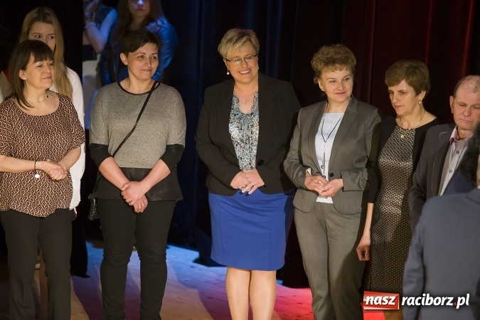 Zdjęcie w galerii na portalu naszraciborz.pl: CKZiU nr 1 pożegnało dziś swoich absolwentów. Po majówce matura wiadomości z regionu