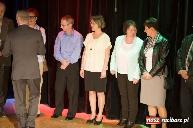 Zdjęcie w galerii na portalu naszraciborz.pl: CKZiU nr 1 pożegnało dziś swoich absolwentów. Po majówce matura wiadomości z regionu