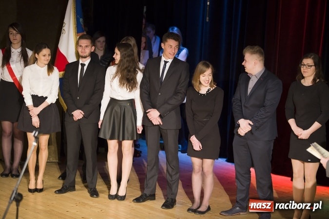 Zdjęcie w galerii na portalu naszraciborz.pl: CKZiU nr 1 pożegnało dziś swoich absolwentów. Po majówce matura wiadomości z regionu