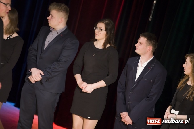 Zdjęcie w galerii na portalu naszraciborz.pl: CKZiU nr 1 pożegnało dziś swoich absolwentów. Po majówce matura wiadomości z regionu