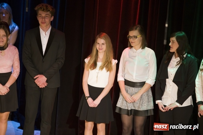 Zdjęcie w galerii na portalu naszraciborz.pl: CKZiU nr 1 pożegnało dziś swoich absolwentów. Po majówce matura wiadomości z regionu