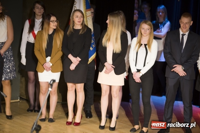Zdjęcie w galerii na portalu naszraciborz.pl: CKZiU nr 1 pożegnało dziś swoich absolwentów. Po majówce matura wiadomości z regionu