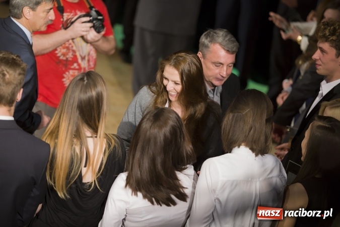 Zdjęcie w galerii na portalu naszraciborz.pl: CKZiU nr 1 pożegnało dziś swoich absolwentów. Po majówce matura wiadomości z regionu