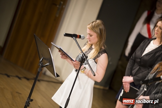 Zdjęcie w galerii na portalu naszraciborz.pl: CKZiU nr 1 pożegnało dziś swoich absolwentów. Po majówce matura wiadomości z regionu