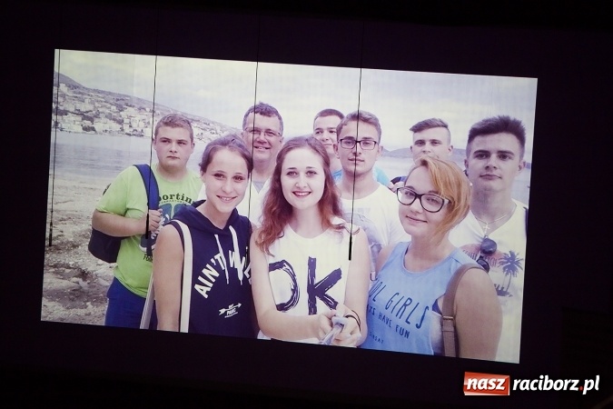 Zdjęcie w galerii na portalu naszraciborz.pl: CKZiU nr 1 pożegnało dziś swoich absolwentów. Po majówce matura wiadomości z regionu