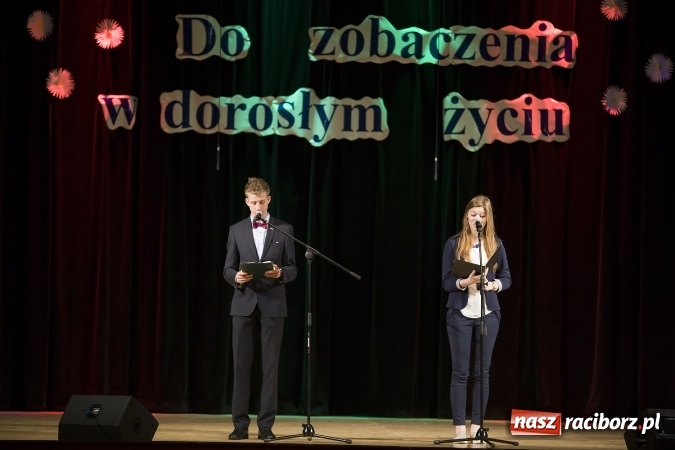 Zdjęcie w galerii na portalu naszraciborz.pl: CKZiU nr 1 pożegnało dziś swoich absolwentów. Po majówce matura wiadomości z regionu