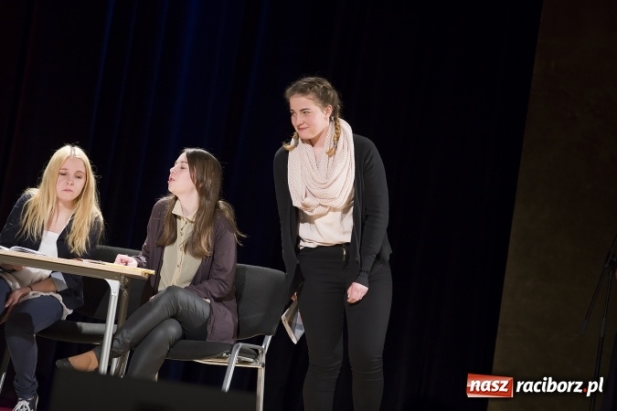 Zdjęcie w galerii na portalu naszraciborz.pl: CKZiU nr 1 pożegnało dziś swoich absolwentów. Po majówce matura wiadomości z regionu