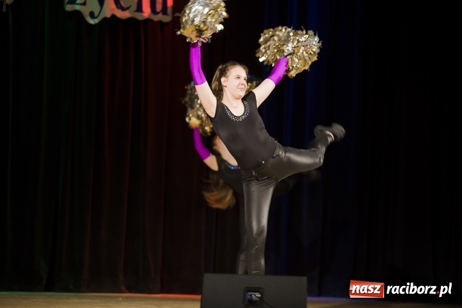 Zdjęcie w galerii na portalu naszraciborz.pl: CKZiU nr 1 pożegnało dziś swoich absolwentów. Po majówce matura wiadomości z regionu