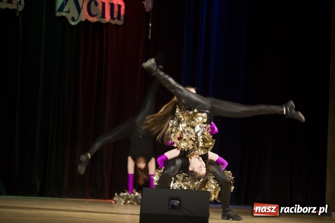 Zdjęcie w galerii na portalu naszraciborz.pl: CKZiU nr 1 pożegnało dziś swoich absolwentów. Po majówce matura wiadomości z regionu