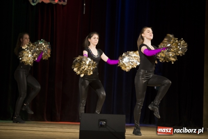 Zdjęcie w galerii na portalu naszraciborz.pl: CKZiU nr 1 pożegnało dziś swoich absolwentów. Po majówce matura wiadomości z regionu