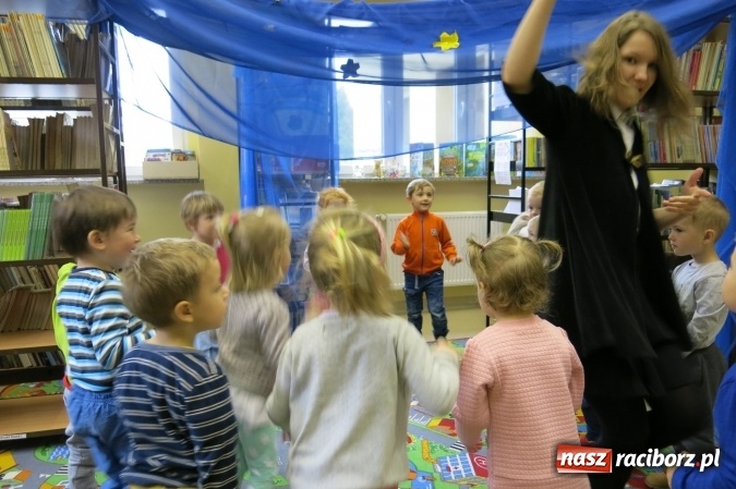 Zdjęcie w galerii na portalu naszraciborz.pl: Czytanie to magia – Tydzień Książki w bibliotece w Studziennej  wiadomości z regionu