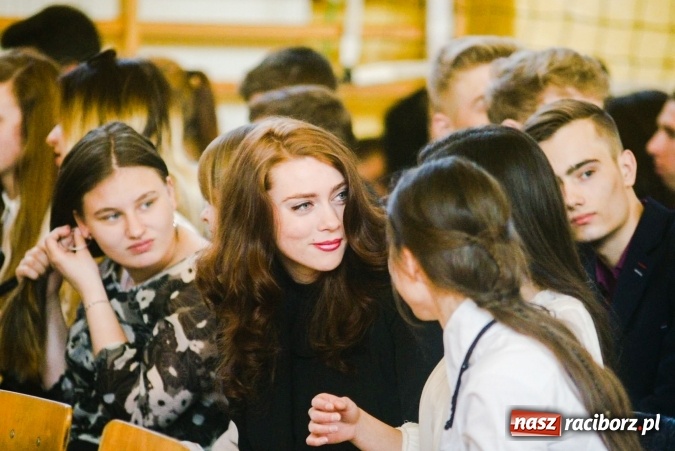 Zdjęcie w galerii na portalu naszraciborz.pl: II LO pożegnało maturzystów. Teraz już tylko egzamin dojrzałości wiadomości z regionu