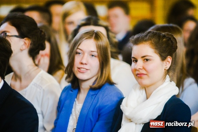 Zdjęcie w galerii na portalu naszraciborz.pl: II LO pożegnało maturzystów. Teraz już tylko egzamin dojrzałości wiadomości z regionu