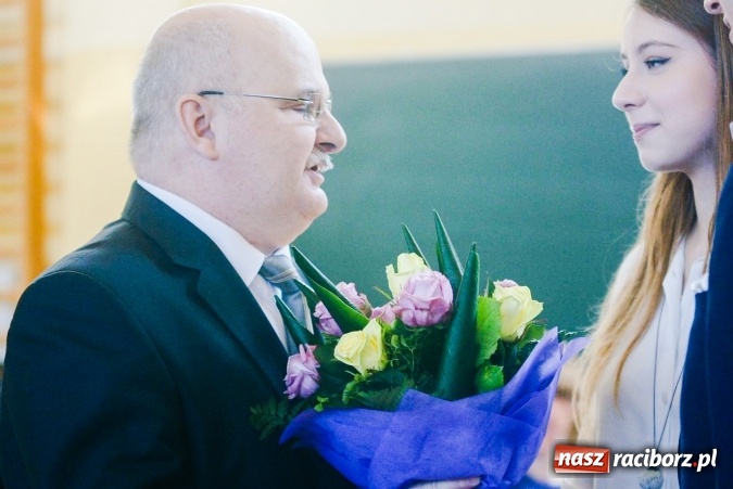 Zdjęcie w galerii na portalu naszraciborz.pl: II LO pożegnało maturzystów. Teraz już tylko egzamin dojrzałości wiadomości z regionu