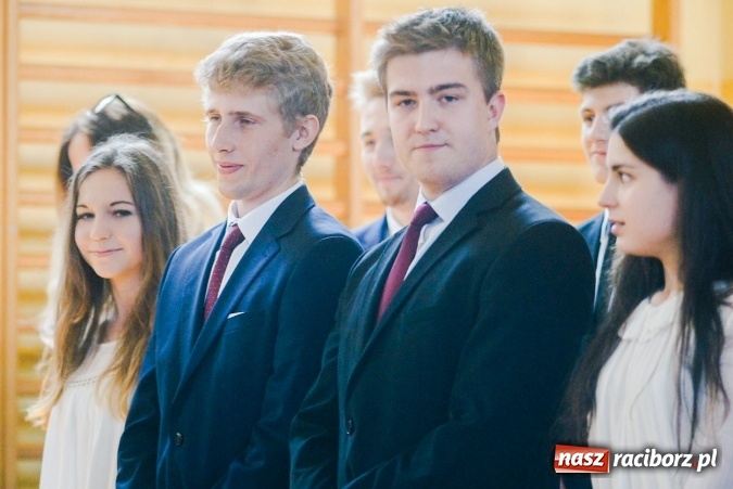 Zdjęcie w galerii na portalu naszraciborz.pl: II LO pożegnało maturzystów. Teraz już tylko egzamin dojrzałości wiadomości z regionu