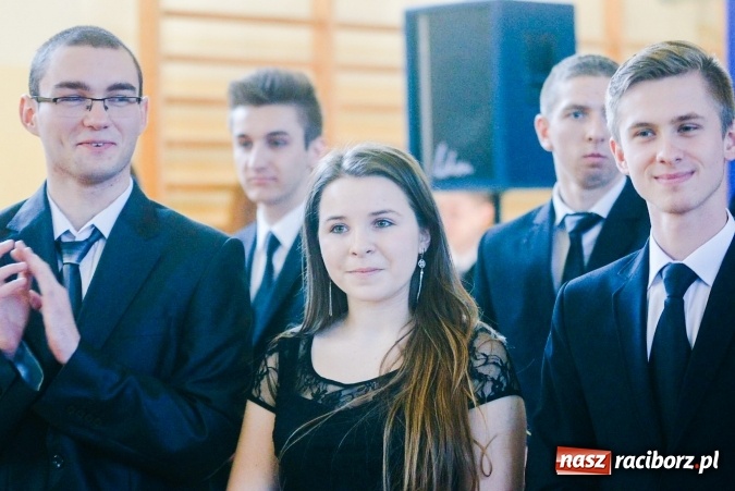 Zdjęcie w galerii na portalu naszraciborz.pl: II LO pożegnało maturzystów. Teraz już tylko egzamin dojrzałości wiadomości z regionu