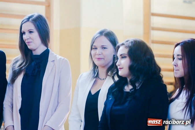 Zdjęcie w galerii na portalu naszraciborz.pl: II LO pożegnało maturzystów. Teraz już tylko egzamin dojrzałości wiadomości z regionu
