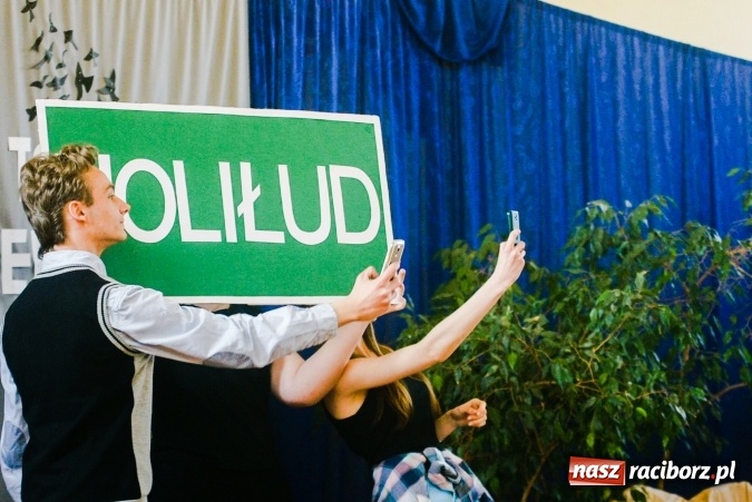 Zdjęcie w galerii na portalu naszraciborz.pl: II LO pożegnało maturzystów. Teraz już tylko egzamin dojrzałości wiadomości z regionu