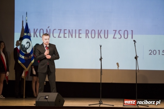 Zdjęcie w galerii na portalu naszraciborz.pl: Maturzyści z I LO i Liceum Plastycznego pożegnali się ze szkołą wiadomości z regionu