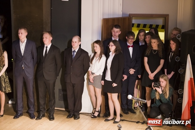 Zdjęcie w galerii na portalu naszraciborz.pl: Maturzyści z I LO i Liceum Plastycznego pożegnali się ze szkołą wiadomości z regionu