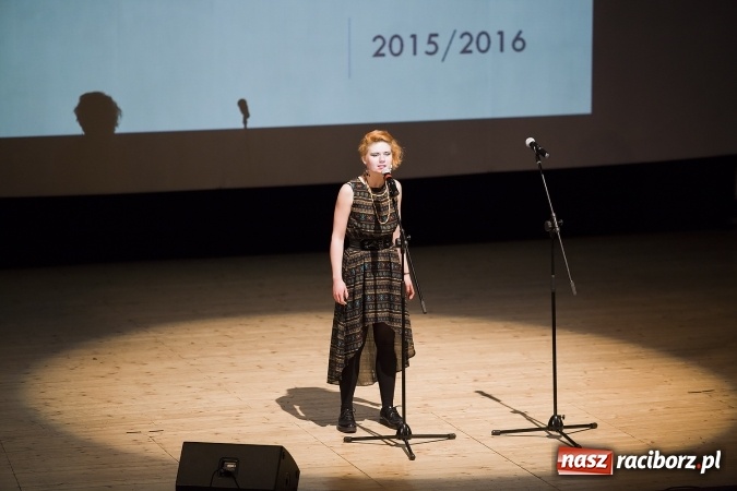 Zdjęcie w galerii na portalu naszraciborz.pl: Maturzyści z I LO i Liceum Plastycznego pożegnali się ze szkołą wiadomości z regionu
