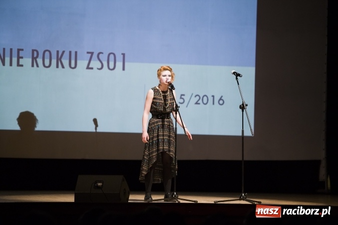 Zdjęcie w galerii na portalu naszraciborz.pl: Maturzyści z I LO i Liceum Plastycznego pożegnali się ze szkołą wiadomości z regionu