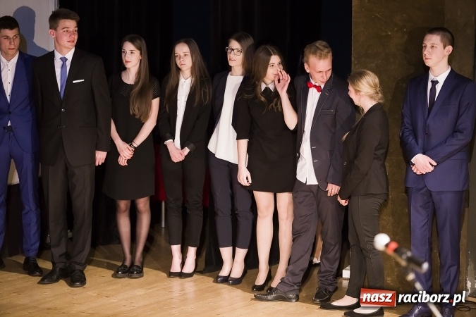 Zdjęcie w galerii na portalu naszraciborz.pl: Maturzyści z I LO i Liceum Plastycznego pożegnali się ze szkołą wiadomości z regionu