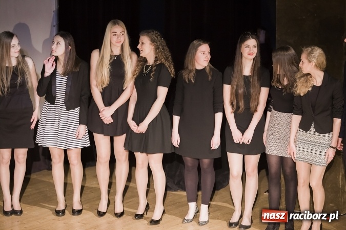 Zdjęcie w galerii na portalu naszraciborz.pl: Maturzyści z I LO i Liceum Plastycznego pożegnali się ze szkołą wiadomości z regionu