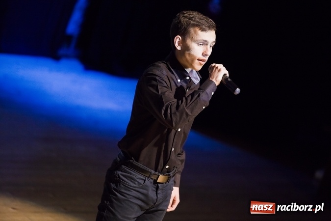 Zdjęcie w galerii na portalu naszraciborz.pl: Maturzyści z I LO i Liceum Plastycznego pożegnali się ze szkołą wiadomości z regionu