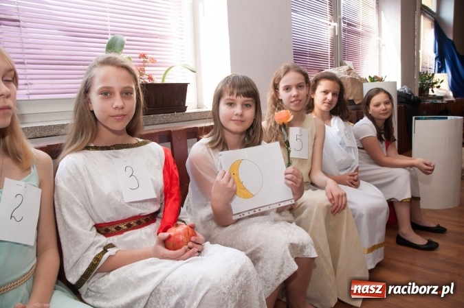 Zdjęcie w galerii na portalu naszraciborz.pl: W świecie bogów i herosów – powiatowy turniej mitologiczny w Szkole Podstawowej nr 18 w Raciborzu wiadomości z regionu
