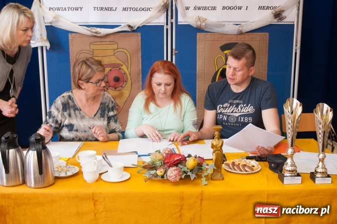 Zdjęcie w galerii na portalu naszraciborz.pl: W świecie bogów i herosów – powiatowy turniej mitologiczny w Szkole Podstawowej nr 18 w Raciborzu wiadomości z regionu