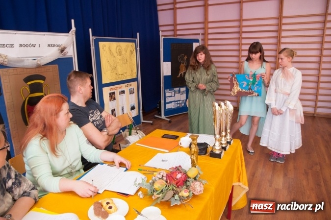 Zdjęcie w galerii na portalu naszraciborz.pl: W świecie bogów i herosów – powiatowy turniej mitologiczny w Szkole Podstawowej nr 18 w Raciborzu wiadomości z regionu