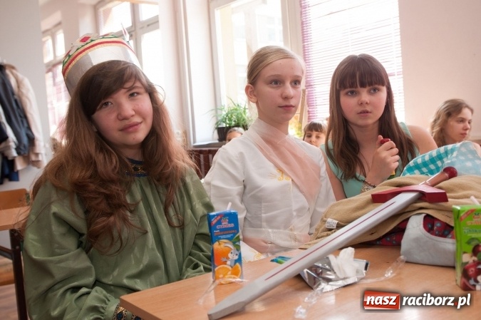 Zdjęcie w galerii na portalu naszraciborz.pl: W świecie bogów i herosów – powiatowy turniej mitologiczny w Szkole Podstawowej nr 18 w Raciborzu wiadomości z regionu