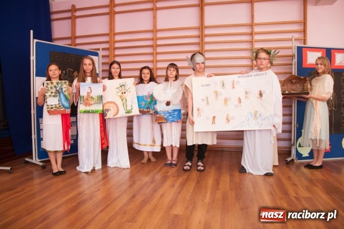 Zdjęcie w galerii na portalu naszraciborz.pl: W świecie bogów i herosów – powiatowy turniej mitologiczny w Szkole Podstawowej nr 18 w Raciborzu wiadomości z regionu