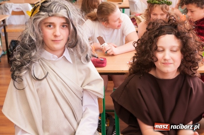 Zdjęcie w galerii na portalu naszraciborz.pl: W świecie bogów i herosów – powiatowy turniej mitologiczny w Szkole Podstawowej nr 18 w Raciborzu wiadomości z regionu