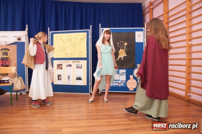 Zdjęcie w galerii na portalu naszraciborz.pl: W świecie bogów i herosów – powiatowy turniej mitologiczny w Szkole Podstawowej nr 18 w Raciborzu wiadomości z regionu