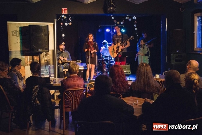 Zdjęcie w galerii na portalu naszraciborz.pl: Cisza Jak Ta zabrzmiała na Końcu Świata wiadomości z regionu