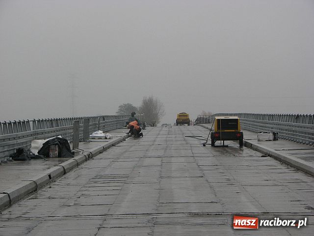 Zdjęcie w galerii na portalu naszraciborz.pl: Za miesiąc otwarcie mostu Ulga, ale... wiadomości z regionu