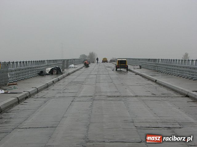 Zdjęcie w galerii na portalu naszraciborz.pl: Za miesiąc otwarcie mostu Ulga, ale... wiadomości z regionu