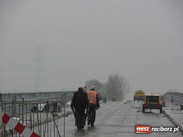 Zdjęcie w galerii na portalu naszraciborz.pl: Za miesiąc otwarcie mostu Ulga, ale... wiadomości z regionu