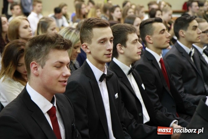 Zdjęcie w galerii na portalu naszraciborz.pl: ZSOMS pożegnał wczoraj swoich maturzystów wiadomości z regionu
