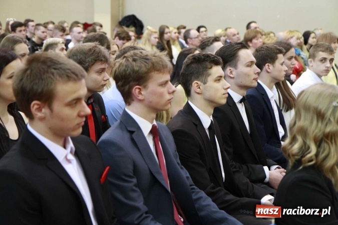Zdjęcie w galerii na portalu naszraciborz.pl: ZSOMS pożegnał wczoraj swoich maturzystów wiadomości z regionu