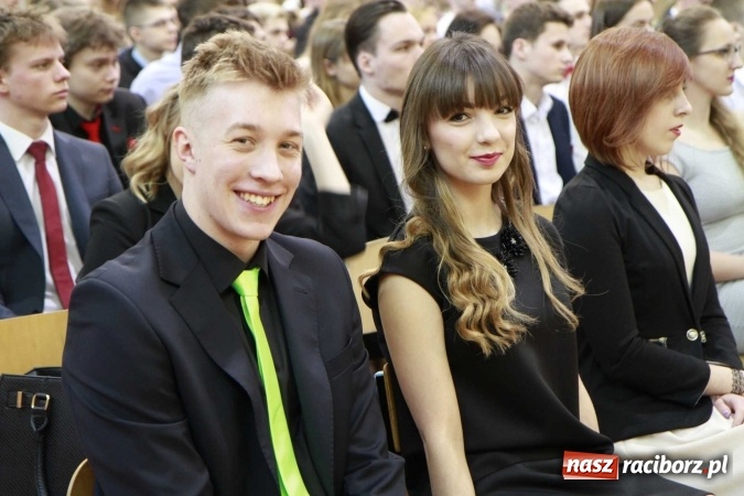 Zdjęcie w galerii na portalu naszraciborz.pl: ZSOMS pożegnał wczoraj swoich maturzystów wiadomości z regionu