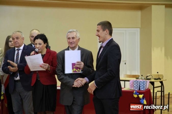 Zdjęcie w galerii na portalu naszraciborz.pl: ZSOMS pożegnał wczoraj swoich maturzystów wiadomości z regionu